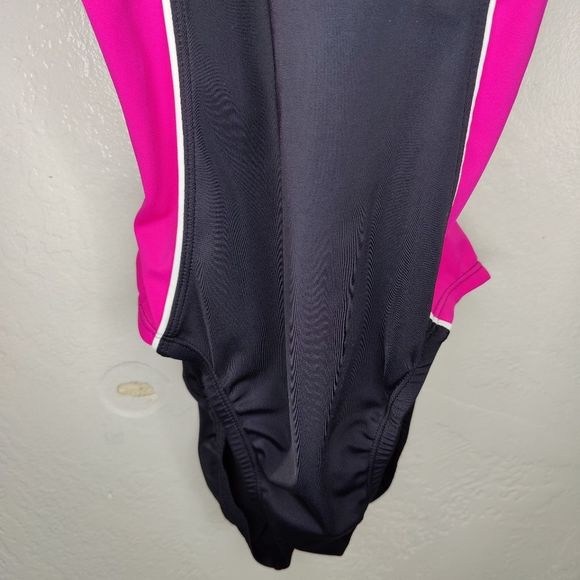 Nike Racer Back One Piece Swim Suit - Picture 4 of 8